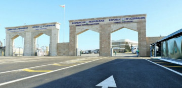 Azerbaijan not discussing issue of opening land borders: presidential aide