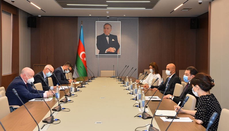 Azerbaijani MFA hosts meeting with PACE Committee member