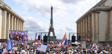 Bill mandating vaccinations prompts fierce protests in France