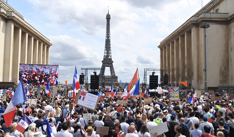 Bill mandating vaccinations prompts fierce protests in France