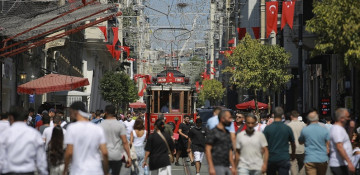 COVID-19 cases climb amid calls for vaccinations in Turkey