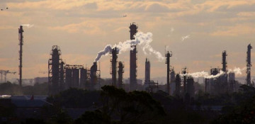 Small countries pledge more climate goals, turn to major emitters