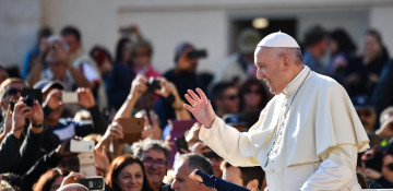 Pope, on anniversary of Beirut blast, promises Lebanon visit