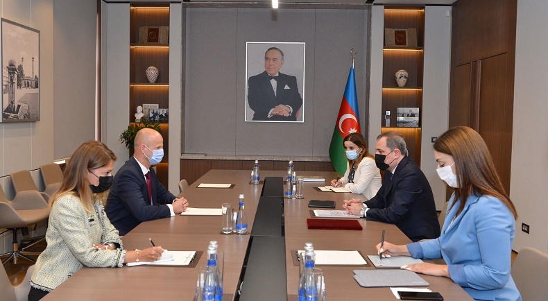 Azerbaijani FM meets with UNICEF's newly-appointed representative (PHOTO)