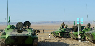 Azerbaijani servicemen preparing for 
