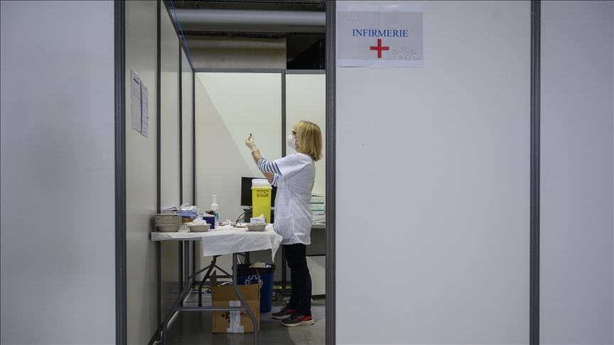 France likely to offer COVID-19 booster shot in September