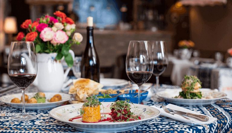 Restaurants, cafes, bars to operate until 22:00 in Georgia