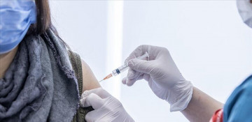 Turkey speeds up vaccination of teachers before new semester