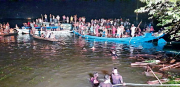 At least 19 people dead as boat sinks in Bangladesh river