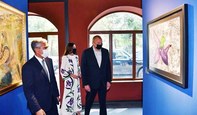 President Ilham Aliyev and First Lady Mehriban Aliyeva viewed exhibitions organized by Heydar Aliyev Foundation in Shusha (PHOTO)