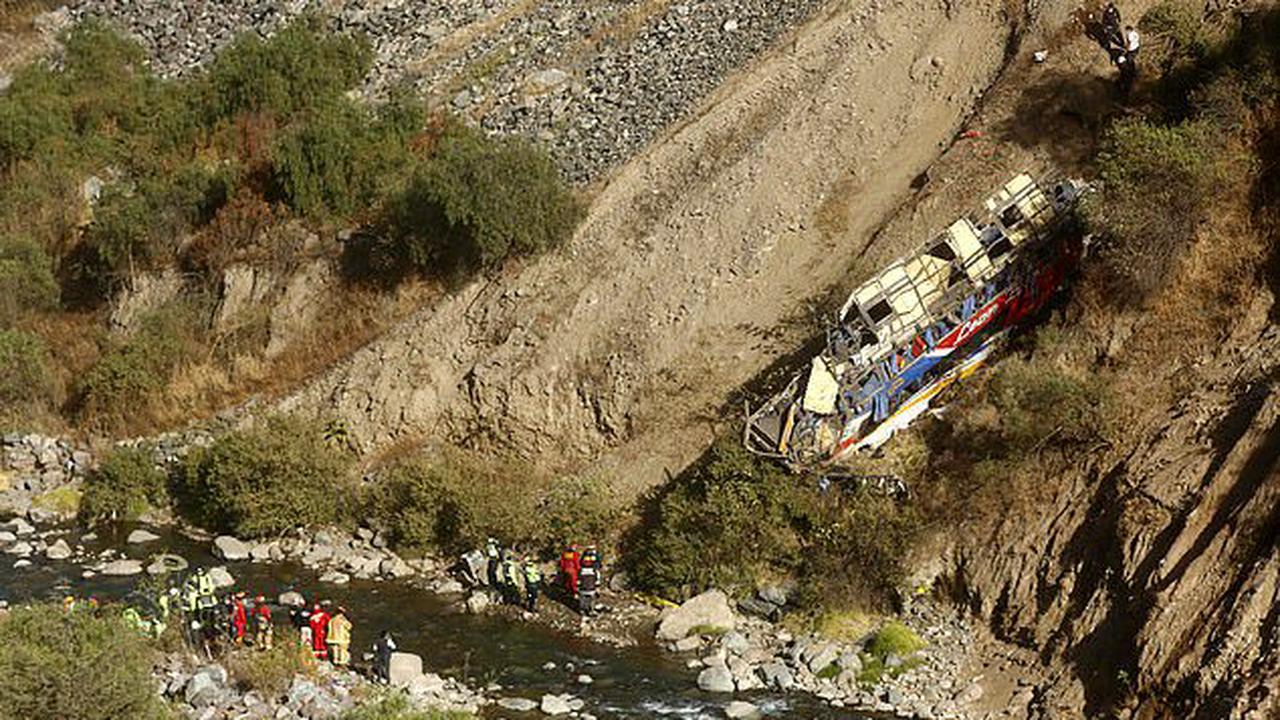 Azerbaijan extends condolences over fatal minibus crash in Iran