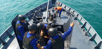 Azerbaijani team fulfils artillery firing exercise at “Sea Cup” contest (VIDEO)