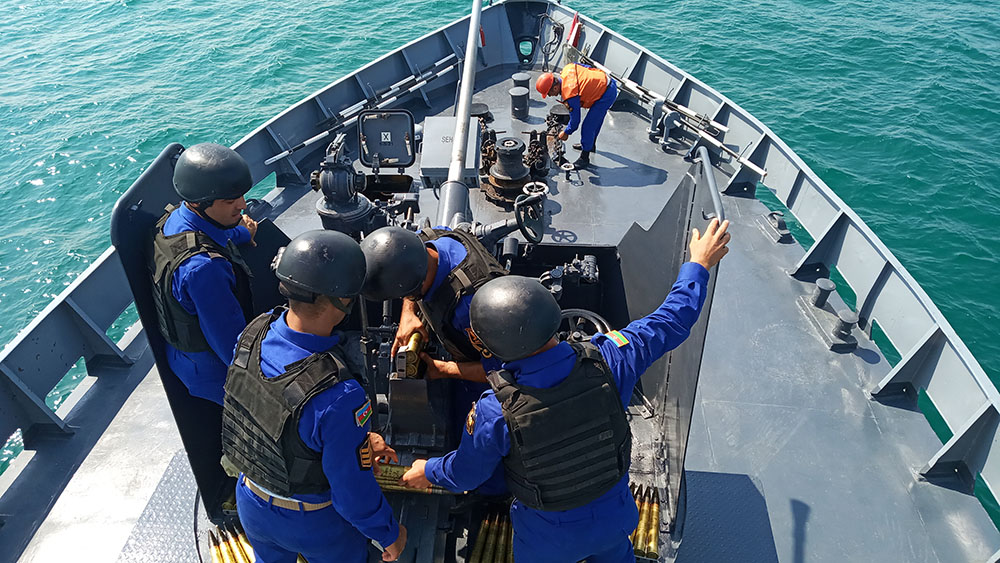 Azerbaijani team fulfils artillery firing exercise at “Sea Cup” contest (VIDEO)