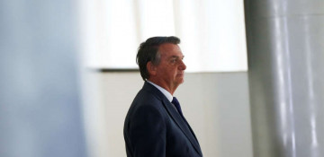 Brazil's Bolsonaro signs law that could break COVID-19 vaccine patents