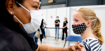 COVID jabs not recommended for healthy 12-15 year olds in UK