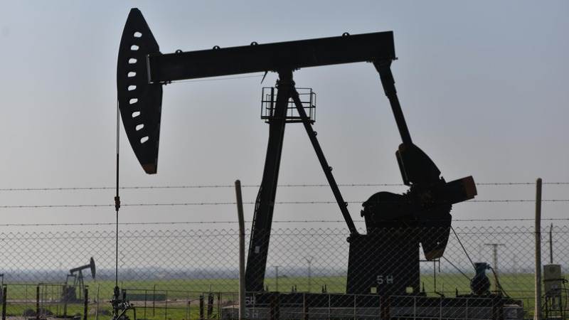 Oil recovers as tight U.S. supplies offset China reserves sales plan