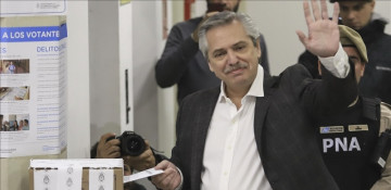 Argentina's ruling coalition defeated in primary election