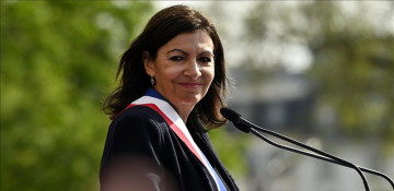 Paris mayor announces run for French presidency