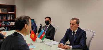 Azerbaijani, Kyrgyz FMs discuss bilateral issues (PHOTO)