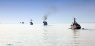 Azerbaijan’s warships open volley fires to commemorate martyrs