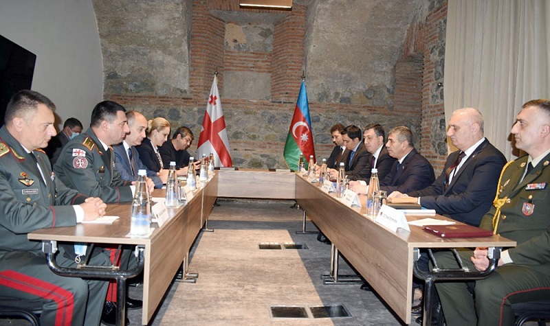 Azerbaijani defense minister meets with Georgian counterpart