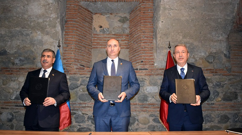 Azerbaijani, Turkish, Georgian defense ministers hold trilateral meeting 