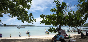 Thailand to reopen more tourist spots to vaccinated visitors in November