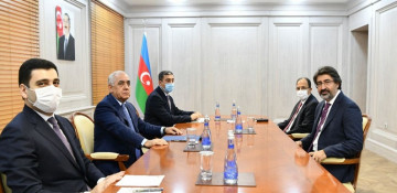 Azerbaijani PM meets with Chairman of Turkish Banks Association