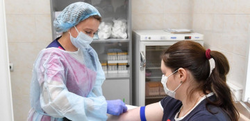 Russian regions extend workplace shutdown, Moscow to lift curbs