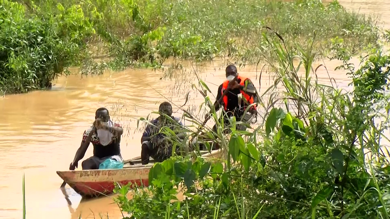 9 students killed after canoes capsize in Ghana