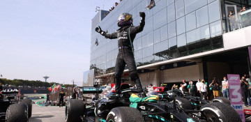 Hamilton passes Verstappen to win F1 Sao Paulo GP