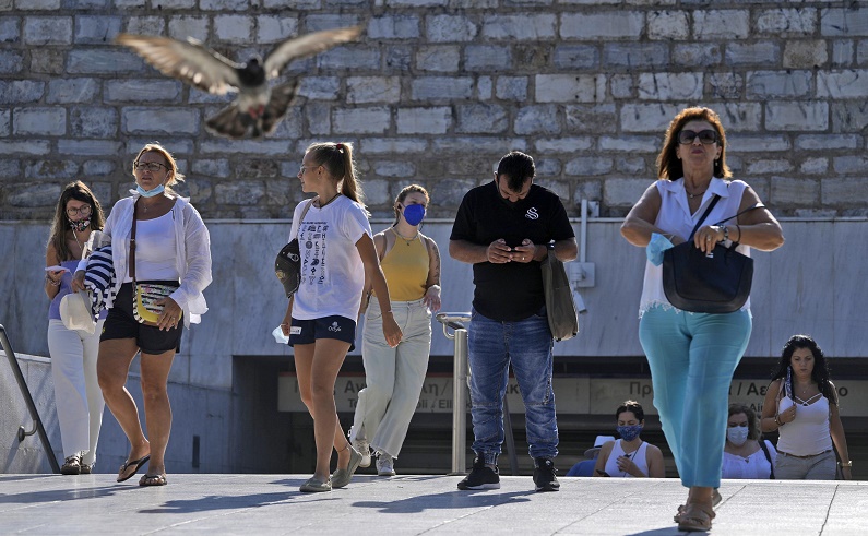 Greece imposes further restrictions on unvaccinated