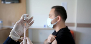 Pfizer-BioNTech, Moderna get US approval for COVID booster shots