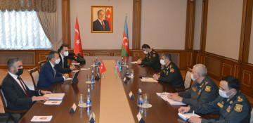 Azerbaijani defense minister meets with delegation of Turkey’s ASELSAN 
