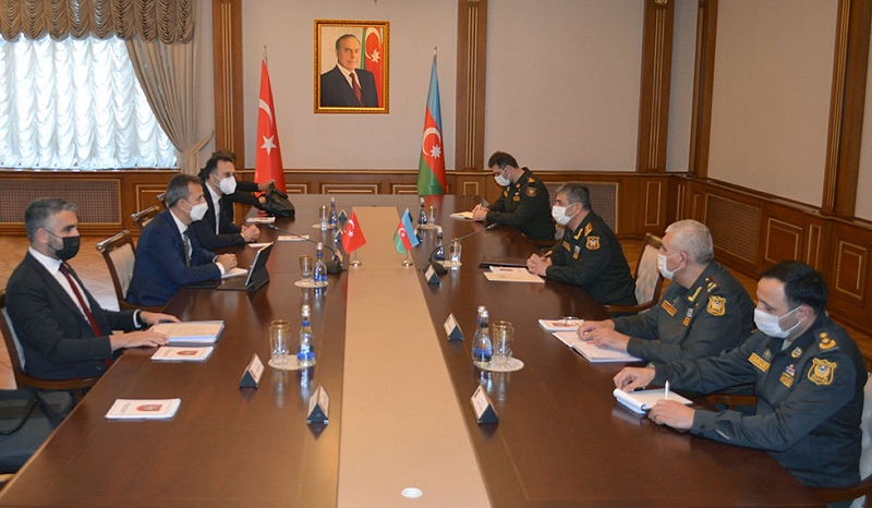 Azerbaijani defense minister meets with delegation of Turkey’s ASELSAN 