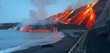 Lockdown lifted in Spain's La Palma, volcanic eruption keeps airport shut