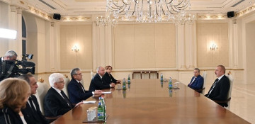 President Ilham Aliyev receives delegation led by President of Russian Academy of Sciences (PHOTO)