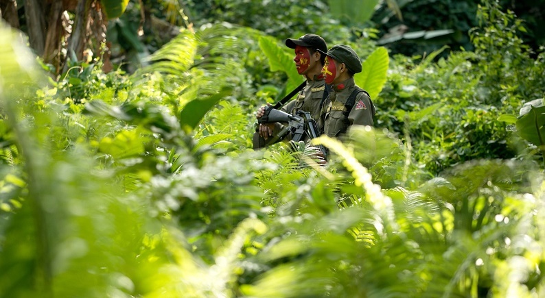 8 rebels killed in fighting in central Philippines