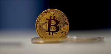 Bitcoin plunges over 20% amid omicron volatility in markets
