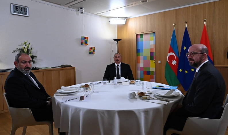 President Ilham Aliyev has joint meeting with President of European Council Charles Michel and Armenian Prime Minister Nikol Pashinyan over dinner in Brussels (PHOTO)