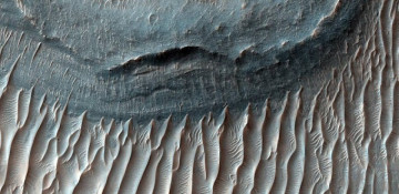 Orbiter discovers hidden water in Mars's Grand Canyon