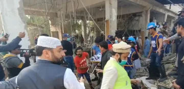 10 killed, 12 injured in explosion in Pakistan's Karachi