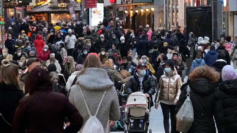 Germany to limit private gatherings to 10 people - draft document