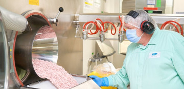 FDA set to authorize Pfizer, Merck COVID-19 pills this week