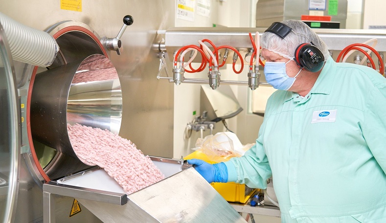 FDA set to authorize Pfizer, Merck COVID-19 pills this week