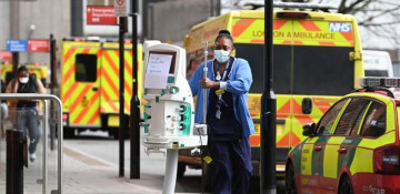 Daily coronavirus cases in UK exceed 100,000 for first time