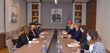 Azerbaijani FM receives outgoing Kuwaiti ambassador