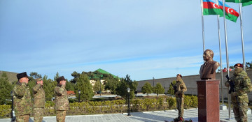 Azerbaijan’s defense minister visits Special Forces military unit (VIDEO)