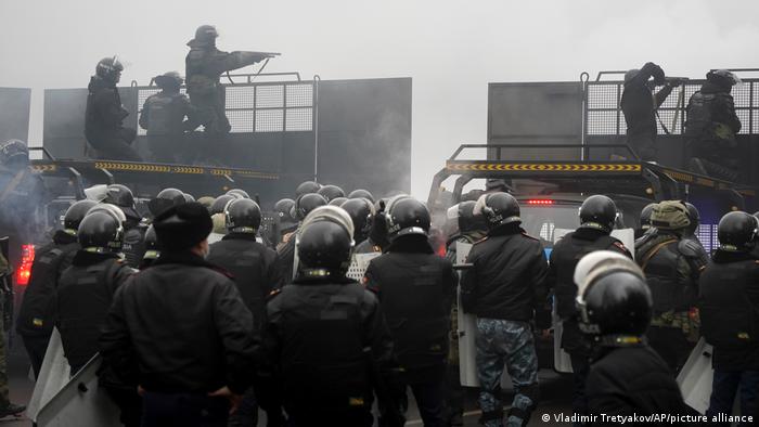 Kazakh protesters storm gov’t office in Almaty