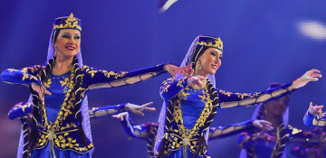 Euronews highlights folk dances of Azerbaijan (VIDEO)